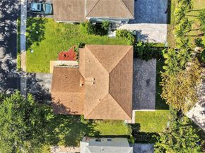 245 NW 207th Ter, Pembroke Pines FL 33029