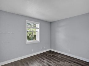 245 NW 207th Ter, Pembroke Pines FL 33029
