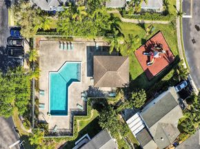 245 NW 207th Ter, Pembroke Pines FL 33029