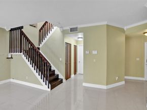 245 NW 207th Ter, Pembroke Pines FL 33029