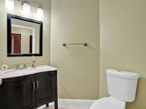 245 NW 207th Ter, Pembroke Pines FL 33029