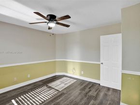 245 NW 207th Ter, Pembroke Pines FL 33029