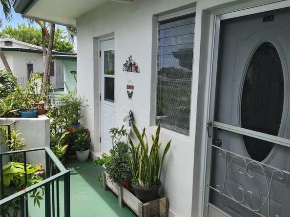 18710 NE 18th Ave 209, Miami FL 33179