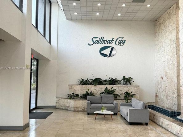 13499 Biscayne Blvd 403, North Miami FL 33181