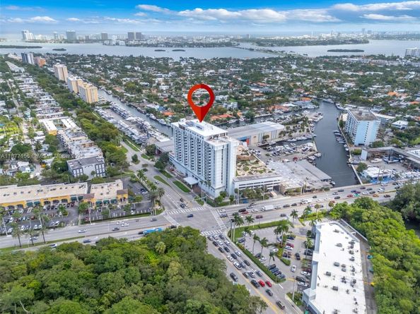 13499 Biscayne Blvd 403, North Miami FL 33181