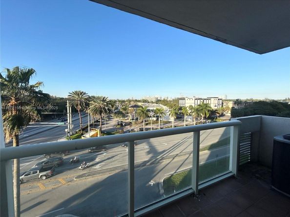 13499 Biscayne Blvd 403, North Miami FL 33181