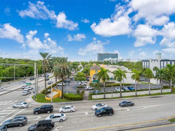 13499 Biscayne Blvd 403, North Miami FL 33181