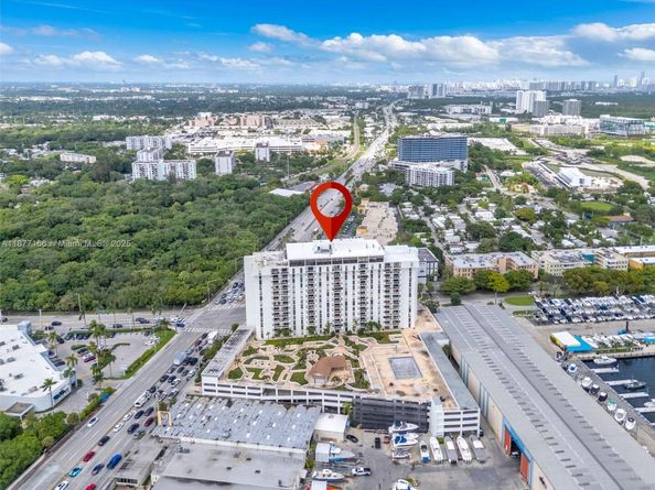 13499 Biscayne Blvd 403, North Miami FL 33181
