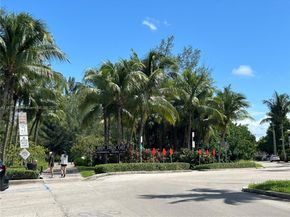 13499 Biscayne Blvd 403, North Miami FL 33181