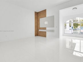 425 SW 129th Ave, Miami FL 33184