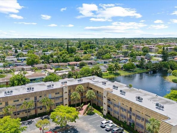 8345 Sunrise Lakes Blvd 306, Sunrise FL 33322