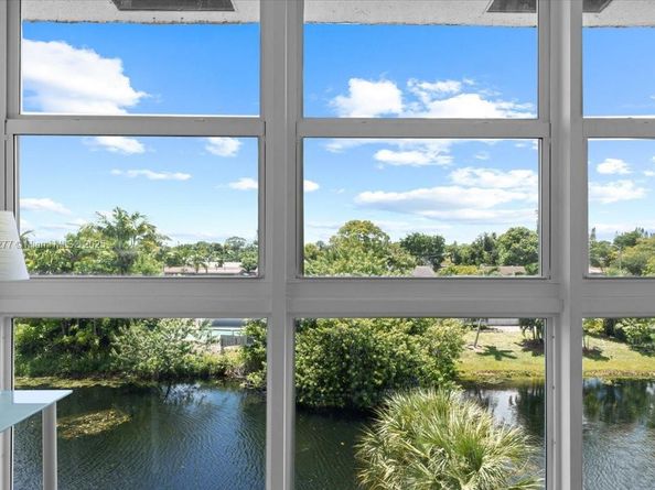 8345 Sunrise Lakes Blvd 306, Sunrise FL 33322