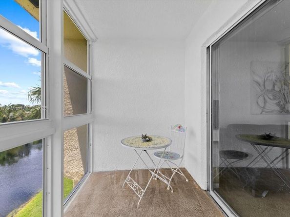 8345 Sunrise Lakes Blvd 306, Sunrise FL 33322