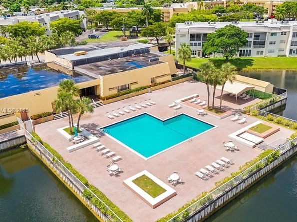 8345 Sunrise Lakes Blvd 306, Sunrise FL 33322