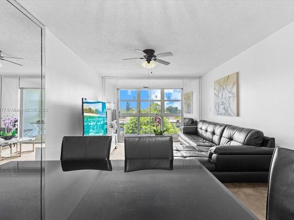 8345 Sunrise Lakes Blvd 306, Sunrise FL 33322