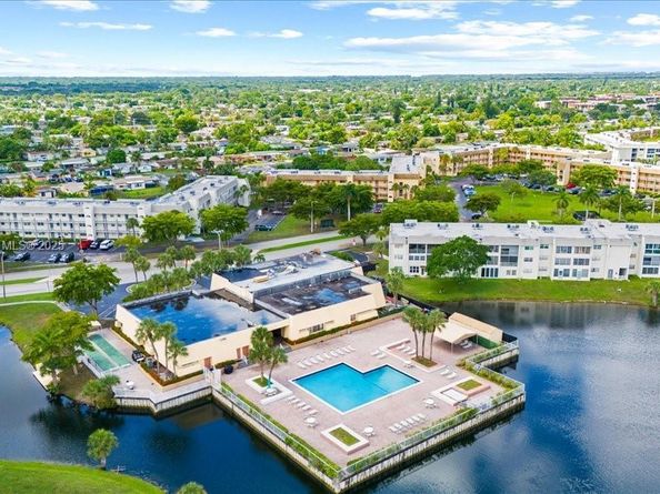 8345 Sunrise Lakes Blvd 306, Sunrise FL 33322