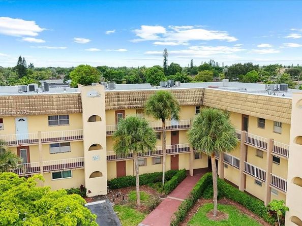 8345 Sunrise Lakes Blvd 306, Sunrise FL 33322