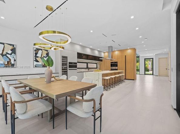 618 NE 17th Way, Fort Lauderdale FL 33304