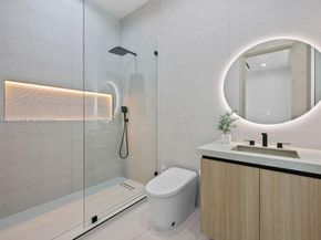 618 NE 17th Way, Fort Lauderdale FL 33304