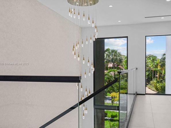 618 NE 17th Way, Fort Lauderdale FL 33304