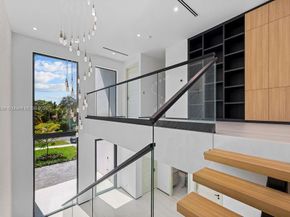 618 NE 17th Way, Fort Lauderdale FL 33304