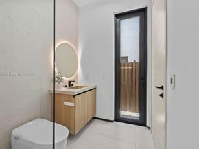 618 NE 17th Way, Fort Lauderdale FL 33304