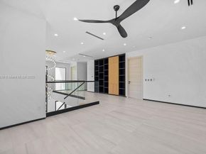 618 NE 17th Way, Fort Lauderdale FL 33304