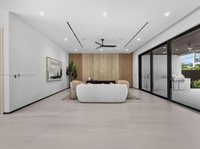 618 NE 17th Way, Fort Lauderdale FL 33304