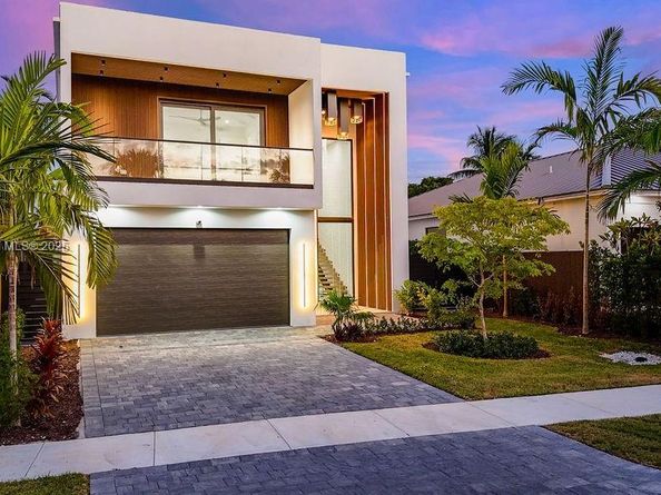 618 NE 17th Way, Fort Lauderdale FL 33304