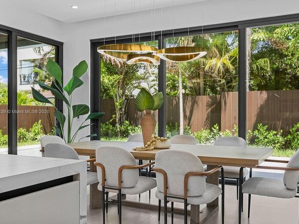 618 NE 17th Way, Fort Lauderdale FL 33304