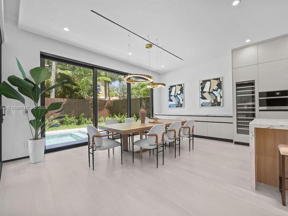 618 NE 17th Way, Fort Lauderdale FL 33304