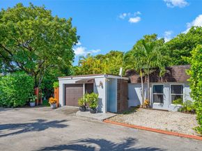 18805 W Lake Dr, Hialeah FL 33015