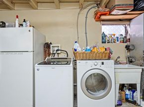 18805 W Lake Dr, Hialeah FL 33015