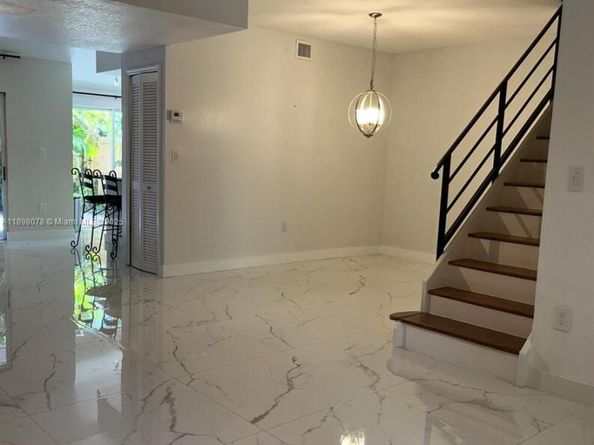 10150 SW 88th St 103, Miami FL 33176