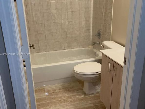 10150 SW 88th St 103, Miami FL 33176