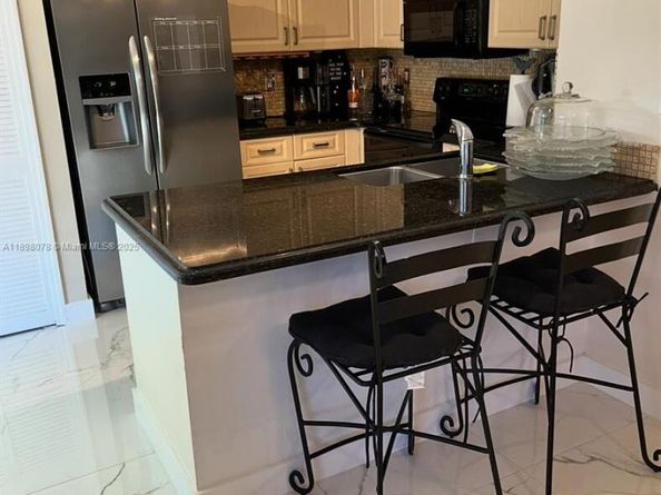 10150 SW 88th St 103, Miami FL 33176