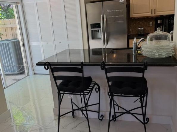 10150 SW 88th St 103, Miami FL 33176