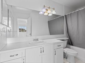 4460 NW 107th Ave 3048, Doral FL 33178