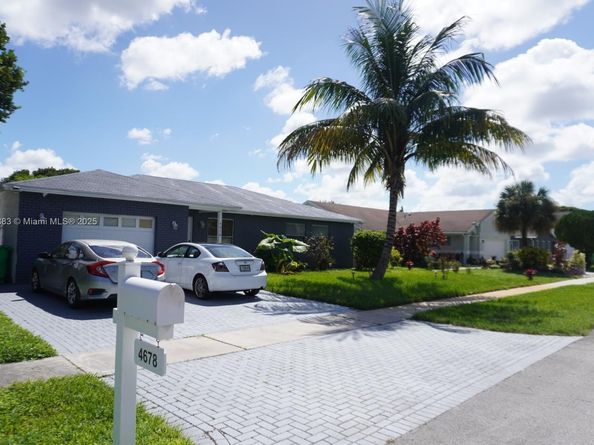 4678 NW 99th Ter, Sunrise FL 33351