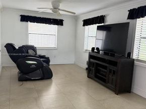 4678 NW 99th Ter, Sunrise FL 33351