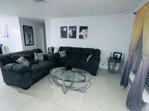 4678 NW 99th Ter, Sunrise FL 33351