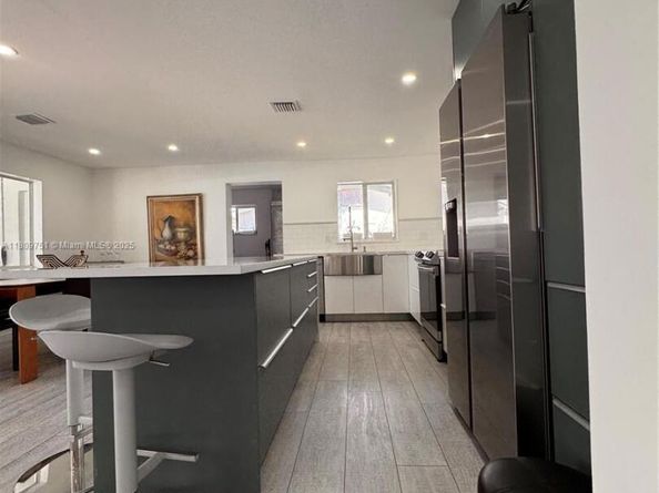 501 SW 18th St, Pompano Beach FL 33060