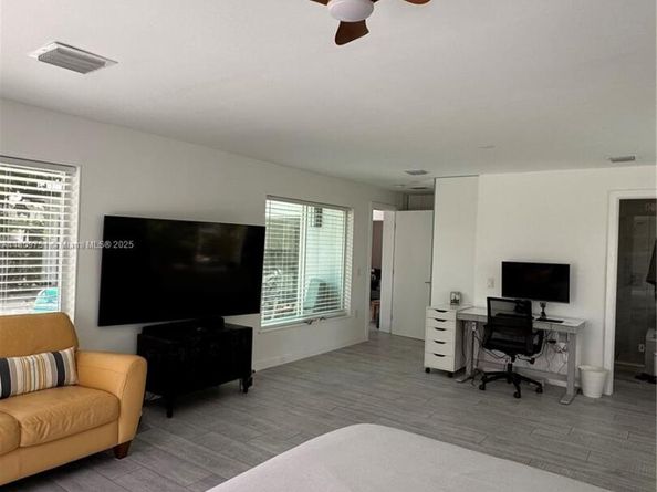 501 SW 18th St, Pompano Beach FL 33060