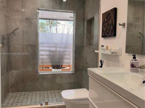 501 SW 18th St, Pompano Beach FL 33060