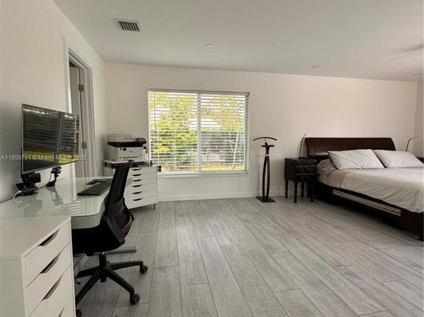 501 SW 18th St, Pompano Beach FL 33060