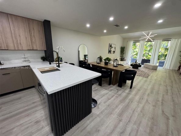 10109 NW 52nd Ter, Doral FL 33178