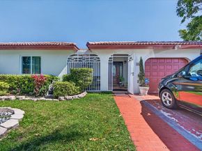 14313 SW 100th Ln, Miami FL 33186