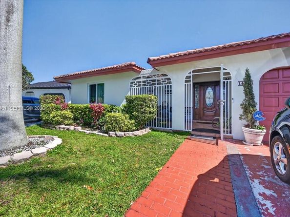 14313 SW 100th Ln, Miami FL 33186