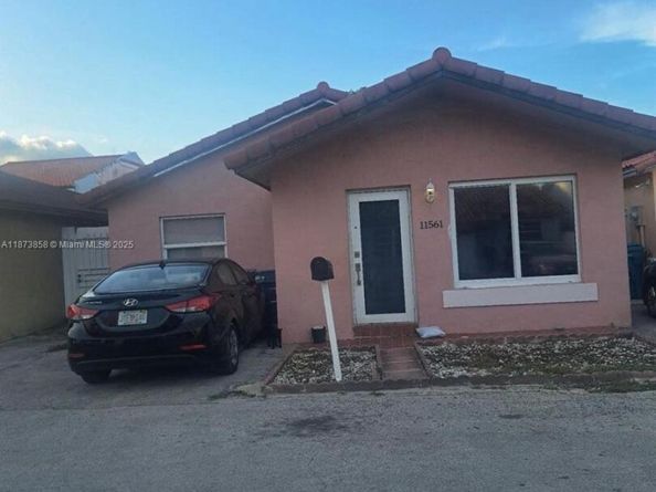 11561 SW 6th St, Sweetwater FL 33174