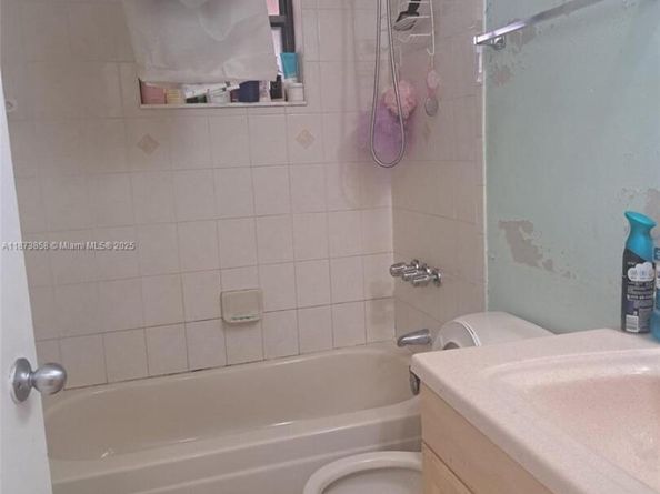 11561 SW 6th St, Sweetwater FL 33174